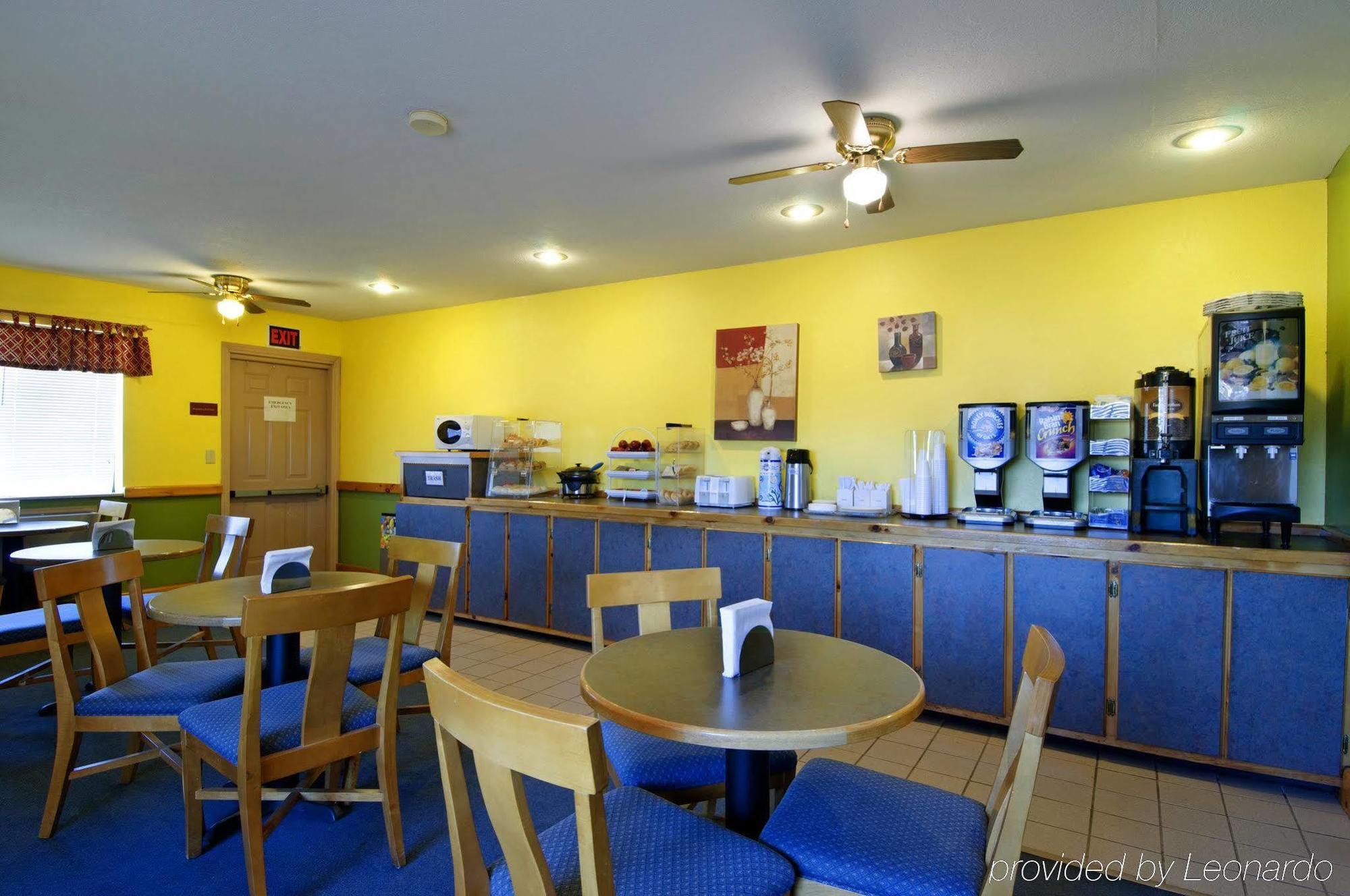Americas Best Value Inn - גארדן סיטי מסעדה תמונה