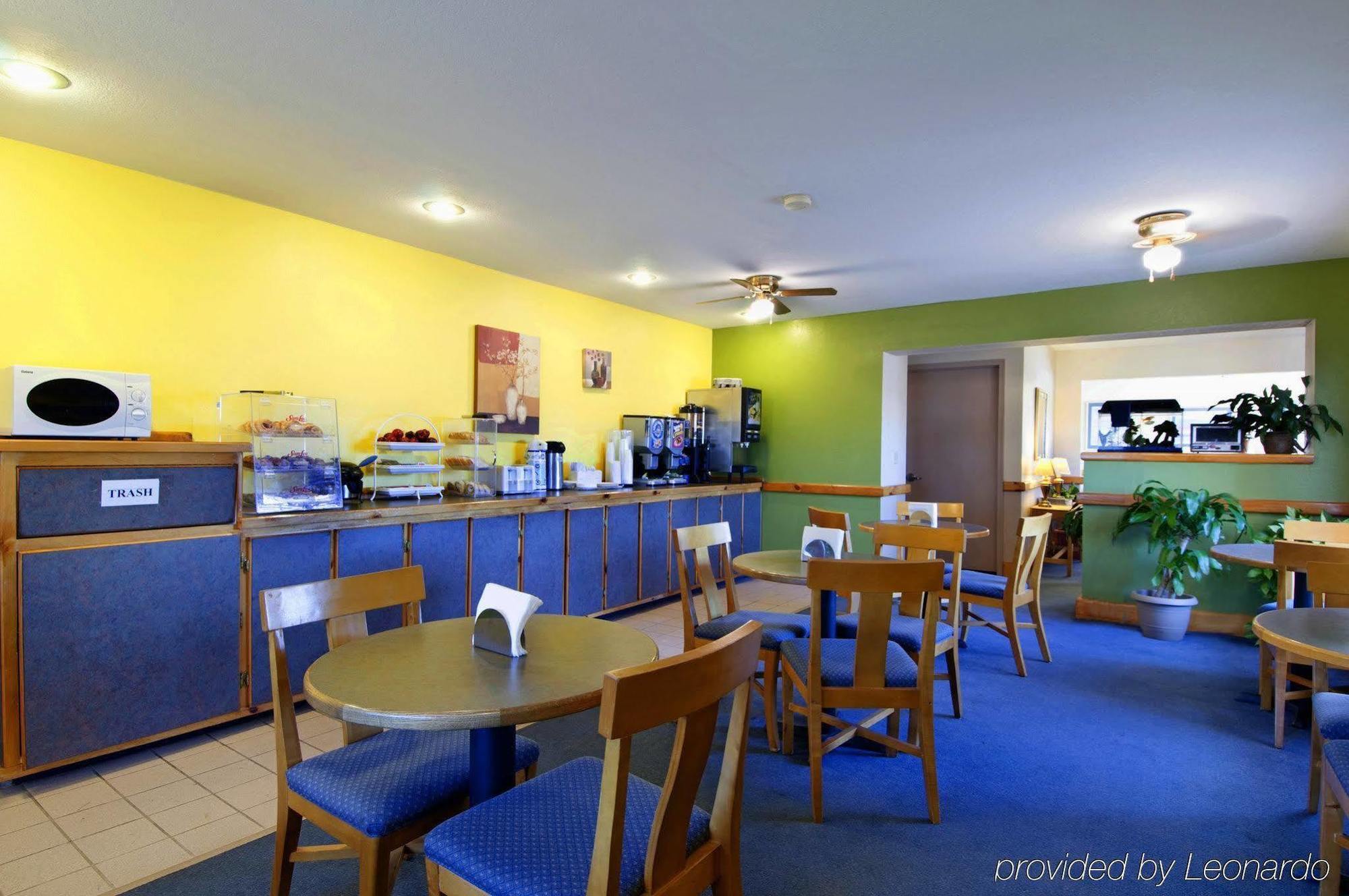 Americas Best Value Inn - גארדן סיטי מסעדה תמונה